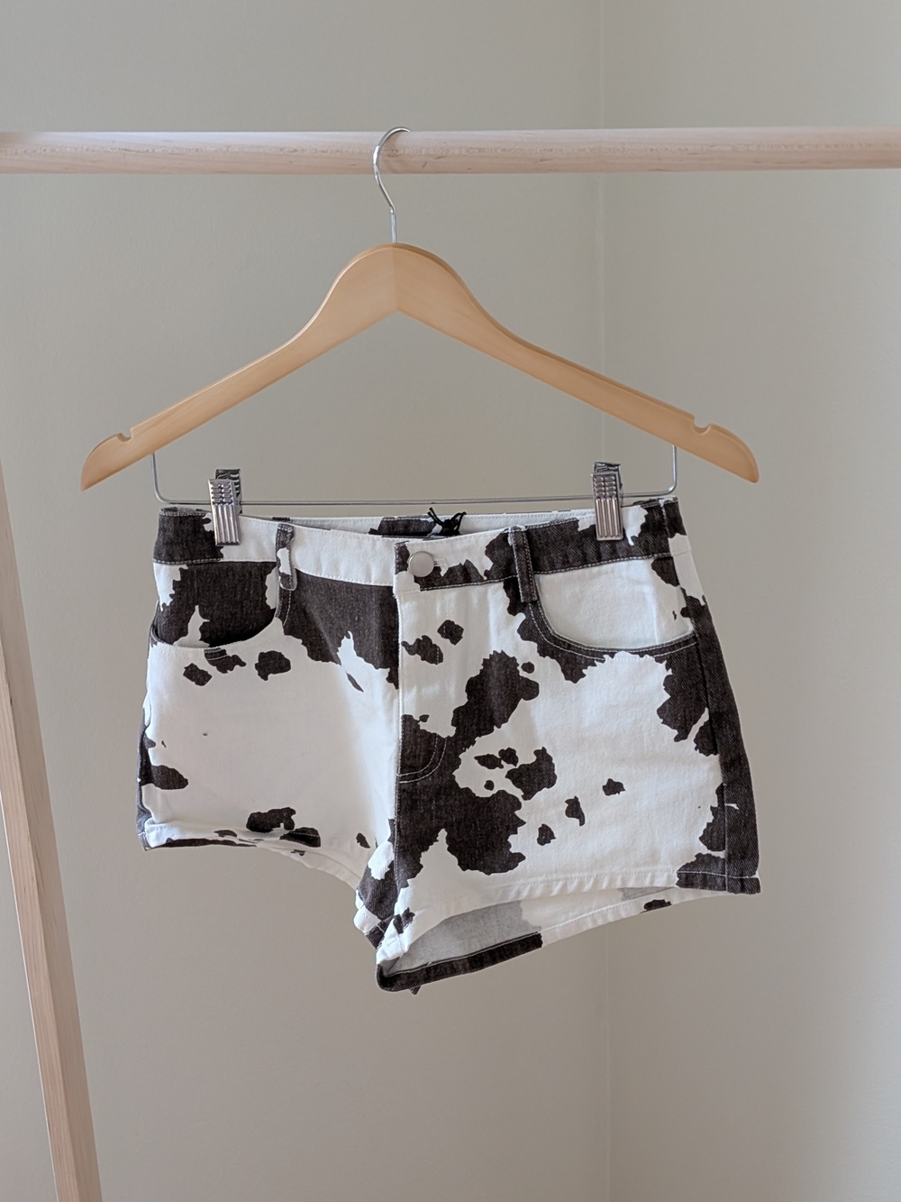 NWT Cow Printed High-Rise Denim Shorts In Brown/White - S